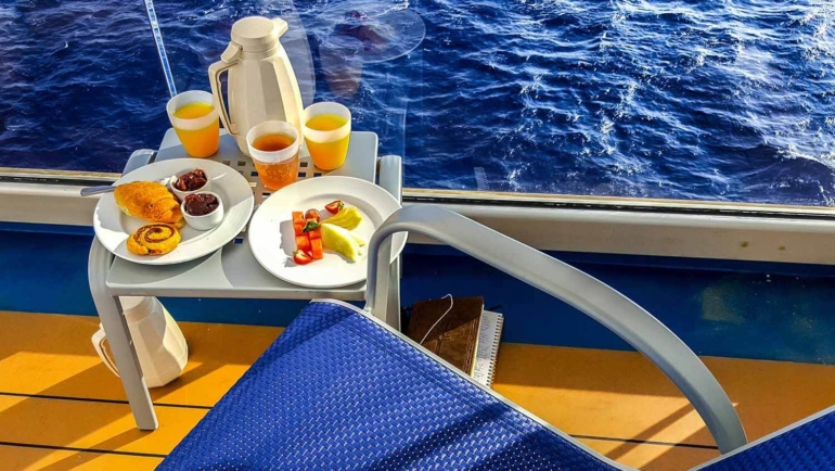 cruiseline with the best food