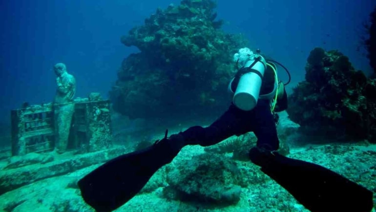 Best Dive Shops in Cancun