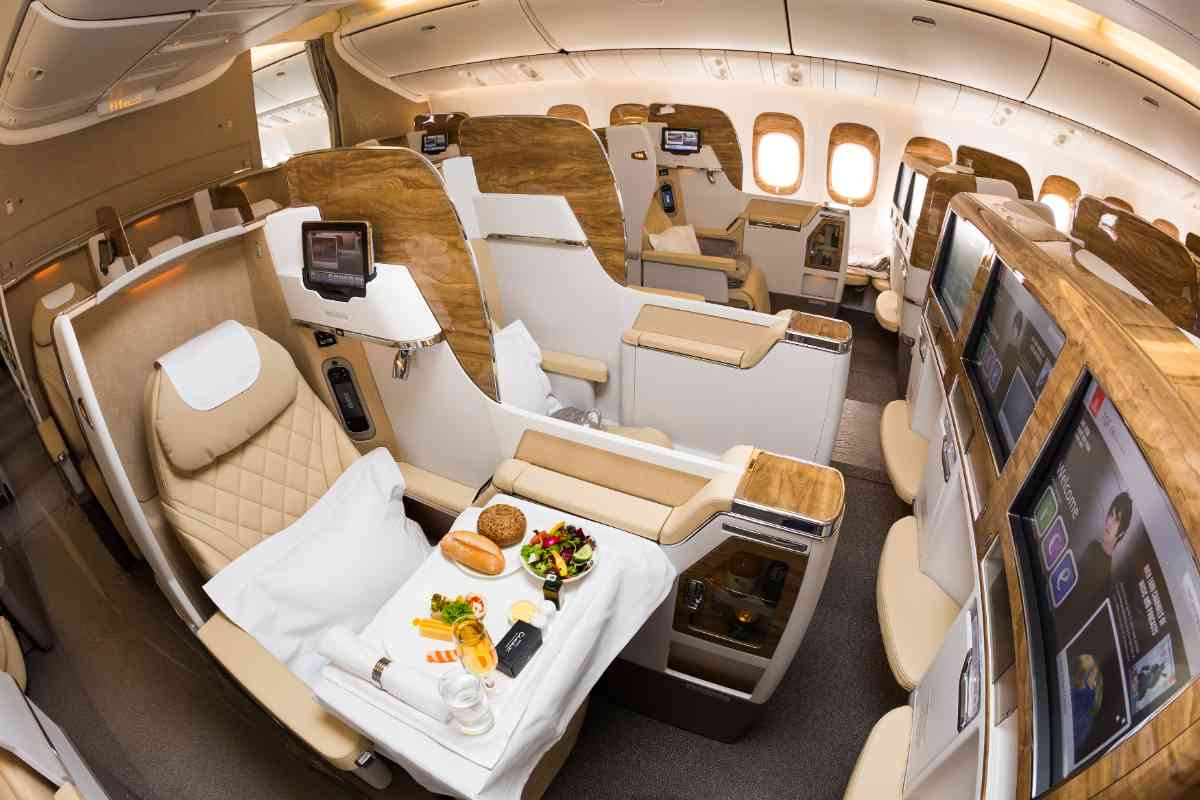The 5 Main Differences Between Business Class and First Class - Pigs ...