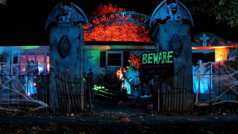 Best Haunted Houses to Travel to This October