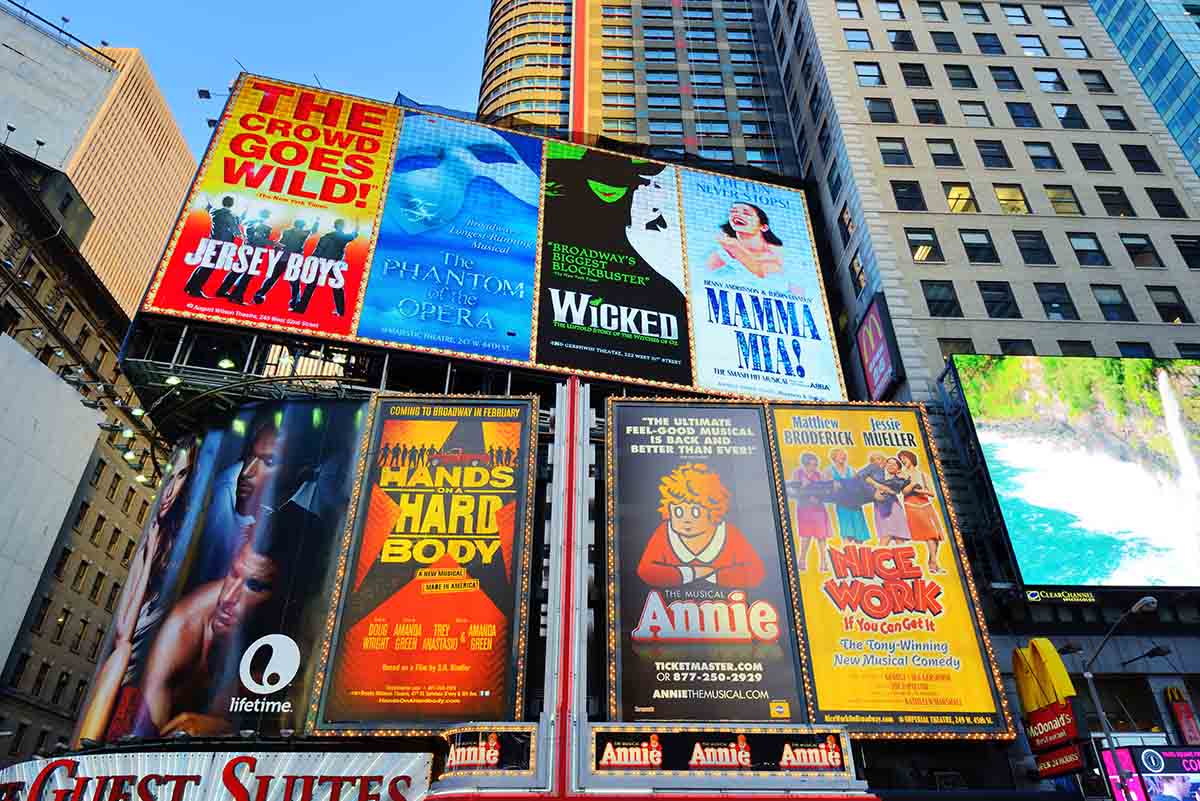 A Super Guide to The Broadway Shows in New York City Pigs Fly Cheap